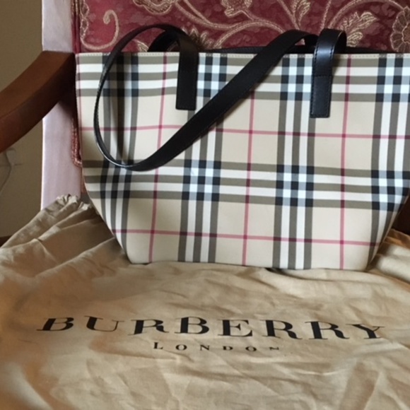 Burberry Nova Check Tote - Picture 2 of 16